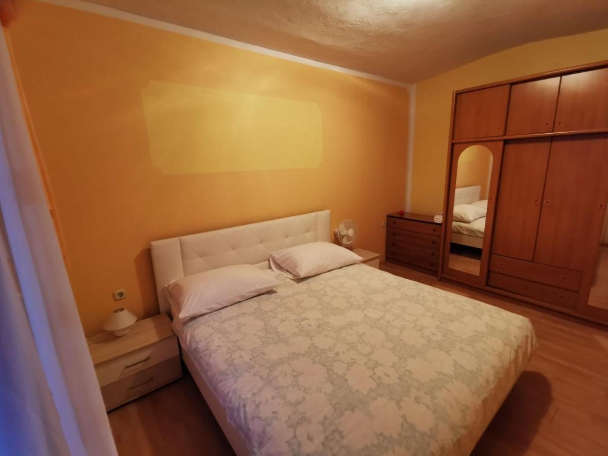 Apartment Oblak Врси Екстериор снимка